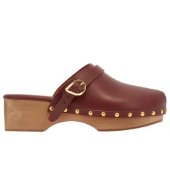 Classic closed clog chestnut