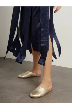 The slipper platinum